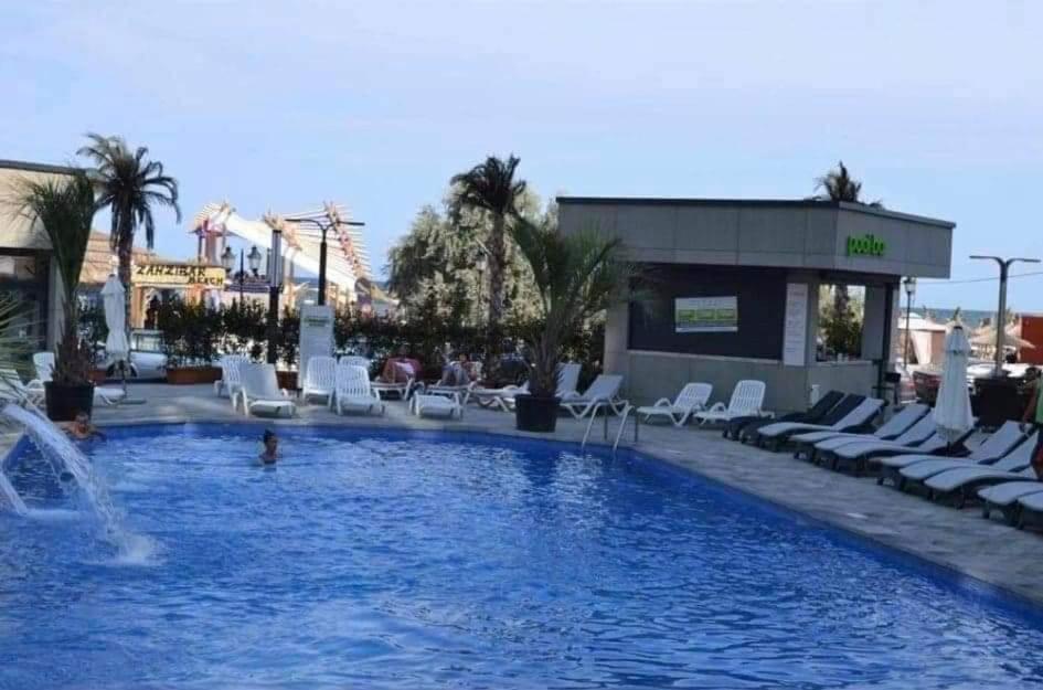 Isabelle Apartament Alezzi Beach Resort Mamaia Nord Năvodari Exteriör bild